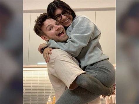 robert sandberg net worth|Robert Sandberg (Mia Khalifa’s Fiancé) Wiki, Age,。